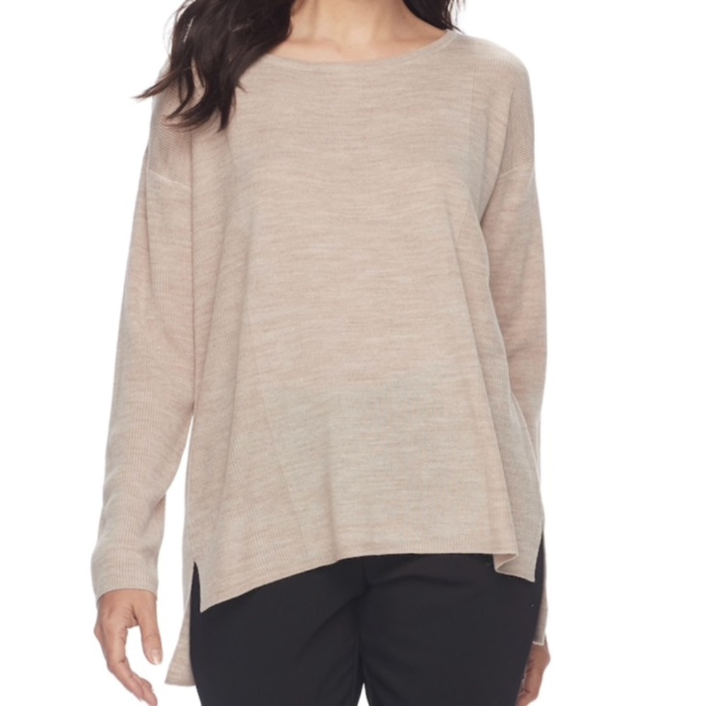 NWT in original packaging! Medium size. Reg $40